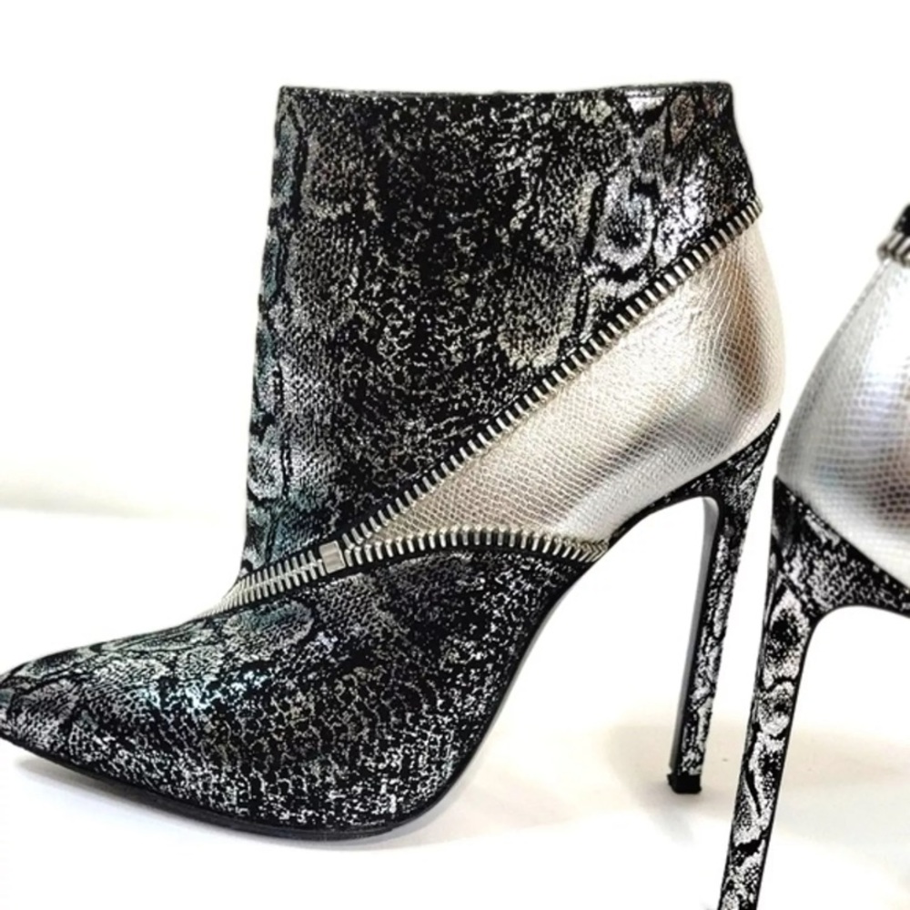 $1000 Saint Lauren Paris HighHill metallic snakeskin embossed ankle Booties 36,5